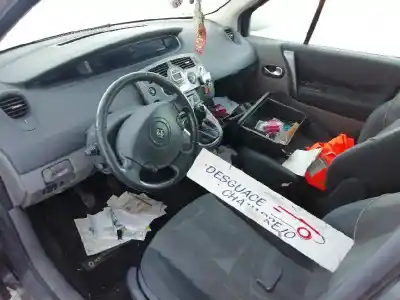 Sloopvoertuig renault scenic ii authentique van het jaar 2006 aangedreven k9k p7