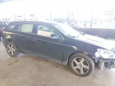 Veículo de Sucata volvo v60 kombi kinetic do ano 2011 alimentado d5204t2