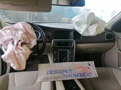 Veículo de Sucata volvo v60 kombi kinetic do ano 2011 alimentado d5204t2