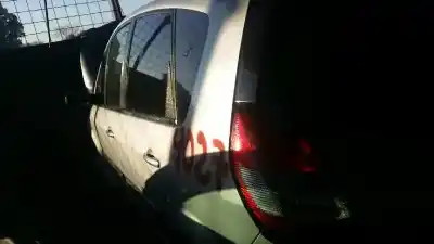 Veicolo di demolizione renault scenic ii authentique dell'anno 2006 alimentato k9k p7