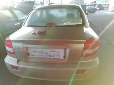 Veículo de Sucata kia rio ls berlina do ano 2003 alimentado a3d