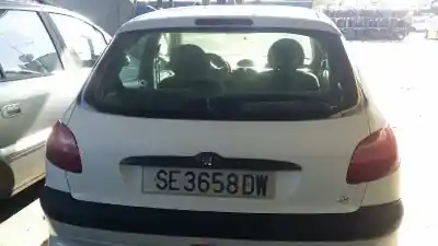 Sloopvoertuig peugeot 206 berlina xr van het jaar 1999 aangedreven kfx