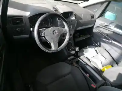 Veicolo di demolizione opel zafira b cosmo dell'anno 2006 alimentato z19dt