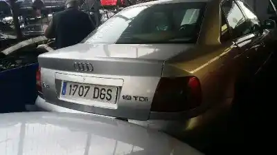 Sloopvoertuig audi a4 berlina (b5) 1.9 tdi van het jaar 2000 aangedreven ajm