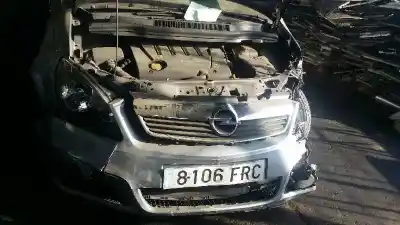 Veicolo di demolizione OPEL ZAFIRA B Cosmo dell'anno 2007 alimentato Z19DT