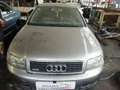 Veículo de Sucata AUDI A4 BERLINA (8E) 2.5 V6 24V TDI do ano 2001 alimentado AKE