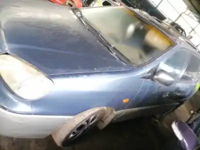 Veicolo di demolizione kia carens 1.8 16v ex monovolumen dell'anno 2001 alimentato tb