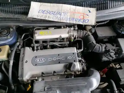 Veicolo di demolizione kia carens 1.8 16v ex monovolumen dell'anno 2001 alimentato tb