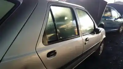 Véhicule à la ferraille ford fiesta berlina (dx) ambiente de l'année 2000 alimenté j4r