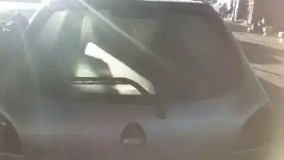 Véhicule à la ferraille ford fiesta berlina (dx) ambiente de l'année 2000 alimenté j4r