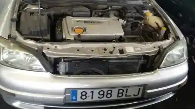 Véhicule à la ferraille opel astra g berlina comfort de l'année 2001 alimenté z16xe