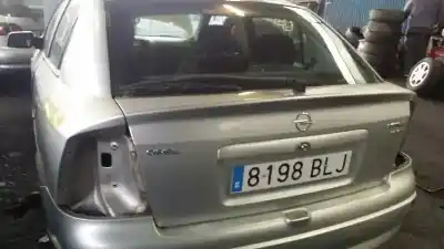 Véhicule à la ferraille opel astra g berlina comfort de l'année 2001 alimenté z16xe
