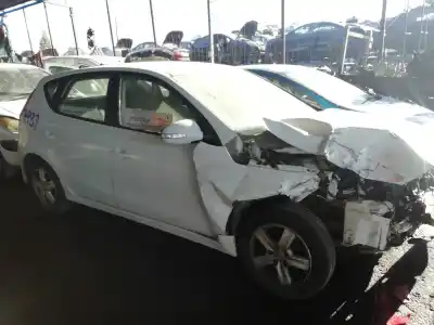 Veicolo di demolizione hyundai i30 classic dell'anno 2011 alimentato d4fb