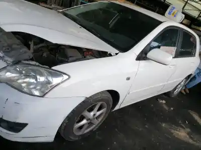 Veículo de Sucata toyota corolla (e12) 2.0 d-4d linea luna berlina do ano 2005 alimentado 1cdftv