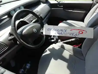 Veículo de Sucata fiat ulysse (179) 2.2 jtd dynamic do ano 2006 alimentado 4hw