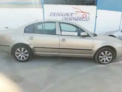 Veicolo di demolizione skoda superb (3u4) classic dell'anno 2003 alimentato awx