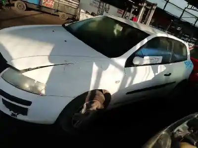 Veículo de Sucata fiat stilo (192) 1.2 16v do ano 2003 alimentado 188a5000