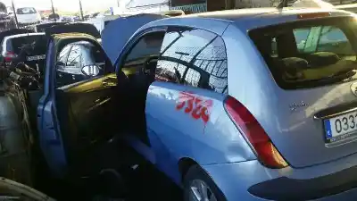 Veicolo di demolizione lancia ypsilon (101) 1.2 8v dell'anno 2003 alimentato 188a4000