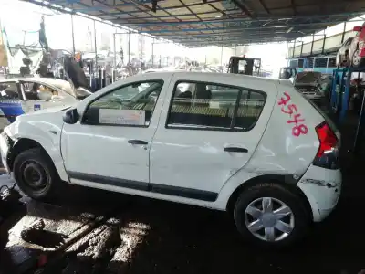 Sloopvoertuig dacia sandero ambiance van het jaar 2010 aangedreven d4f f7