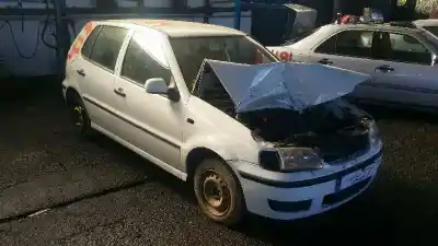 Sloopvoertuig volkswagen polo berlina (6n2) conceptline van het jaar 2001 aangedreven aud