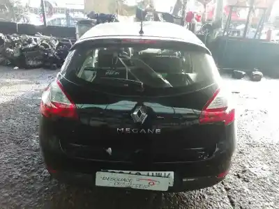 Veicolo di demolizione renault                                            megane iii berlina 5 p                                                                                                                                                                                                                                     dynamique                                                                                                                                                                                                                                                  dell'anno 2014 alimentato h5f a4