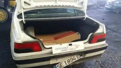Veículo de Sucata peugeot 405 berlina embassy do ano 1995 alimentado lfz
