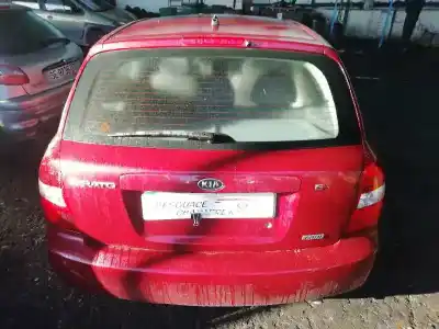 Veículo de Sucata kia cerato 2.0 ex crdi berlina do ano 2005 alimentado d4ea