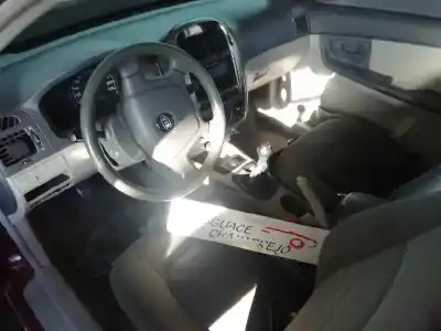 Veículo de Sucata kia cerato 2.0 ex crdi berlina do ano 2005 alimentado d4ea