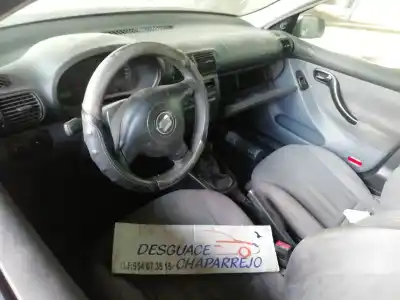 Здавання транспортного засобу seat leon (1m1) stella року 2001 потужний axp