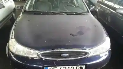 Vehículo de desguace FORD MONDEO BERLINA (GD) Ambiente del año 2000 con motor RFN