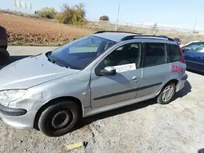Véhicule à la ferraille PEUGEOT 206 SW XS de l'année 2003 alimenté 8HX