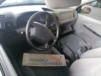 Veículo de Sucata kia rio ipanema berlina do ano 2002 alimentado a5d