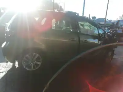 Véhicule à la ferraille opel meriva b selective de l'année 2012 alimenté b14nel/ luh