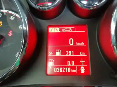 Véhicule à la ferraille opel meriva b selective de l'année 2012 alimenté b14nel/ luh