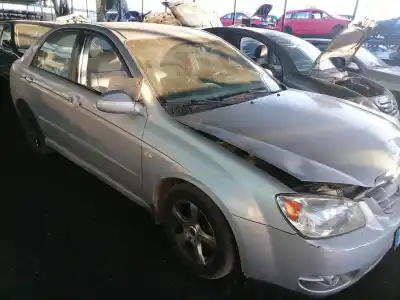 Veículo de Sucata kia cerato 2.0 ex crdi berlina do ano 2005 alimentado d4ea