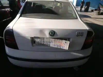 Scrapping Vehicle skoda superb (3u4) classic of the year 2005 powered awx