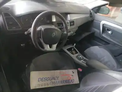 Sloopvoertuig renault laguna iii 5 puertas van het jaar 2011 aangedreven m9r b8