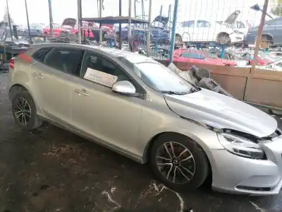 Veicolo di demolizione volvo v40 2.0 cat dell'anno 2019 alimentato b4204t17