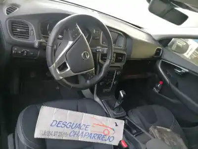 Veicolo di demolizione volvo v40 2.0 cat dell'anno 2019 alimentato b4204t17
