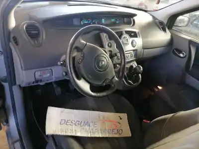 Veículo de Sucata renault scenic ii confort expression do ano 2005 alimentado f9q d8