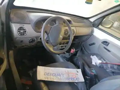 Veículo de Sucata renault   do ano 2007 alimentado sin doc. Veículo de Sucata renault   do ano 2007 alimentado sin doc.