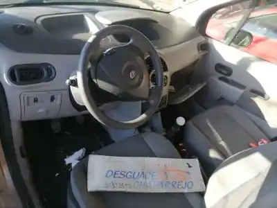 Veículo de Sucata renault modus authentique do ano 2006 alimentado k9kt7