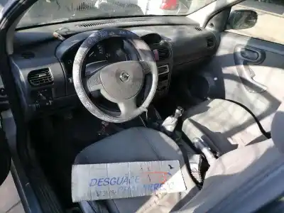 Здавання транспортного засобу opel corsa c blue line року 2004 потужний z12xe