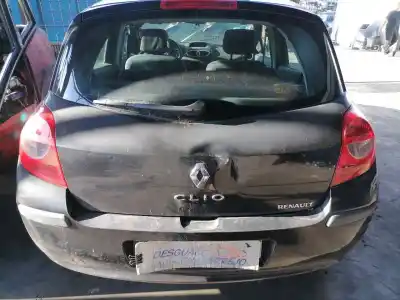 Veículo de Sucata renault clio iii imusic confort dynamique do ano 2006 alimentado sin ficha