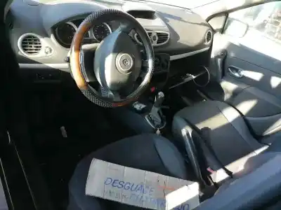 Veículo de Sucata renault clio iii imusic confort dynamique do ano 2006 alimentado sin ficha