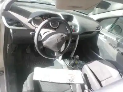 Veículo de Sucata peugeot 207 confort do ano 2013 alimentado 8h01