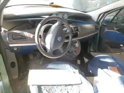 Veículo de Sucata fiat ulysse (179) 2.0 jtd básico do ano 2003 alimentado 4hw