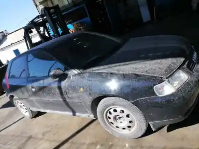 Veicolo di demolizione audi a3 (8l) 1.9 tdi ambition dell'anno 2001 alimentato 1z