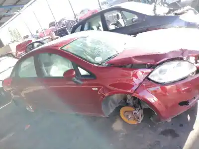Veículo de Sucata fiat linea (110) dynamic do ano 2010 alimentado 198a3000