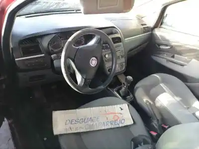 Veículo de Sucata fiat linea (110) dynamic do ano 2010 alimentado 198a3000